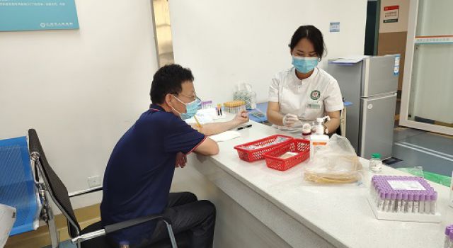 四川九绵高速JL8总监办组织员工健康体检活动，为员工健康护航