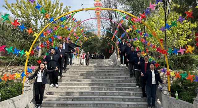 踏青登山，与春同行——安罗高速第二总监办组织清明踏青活动